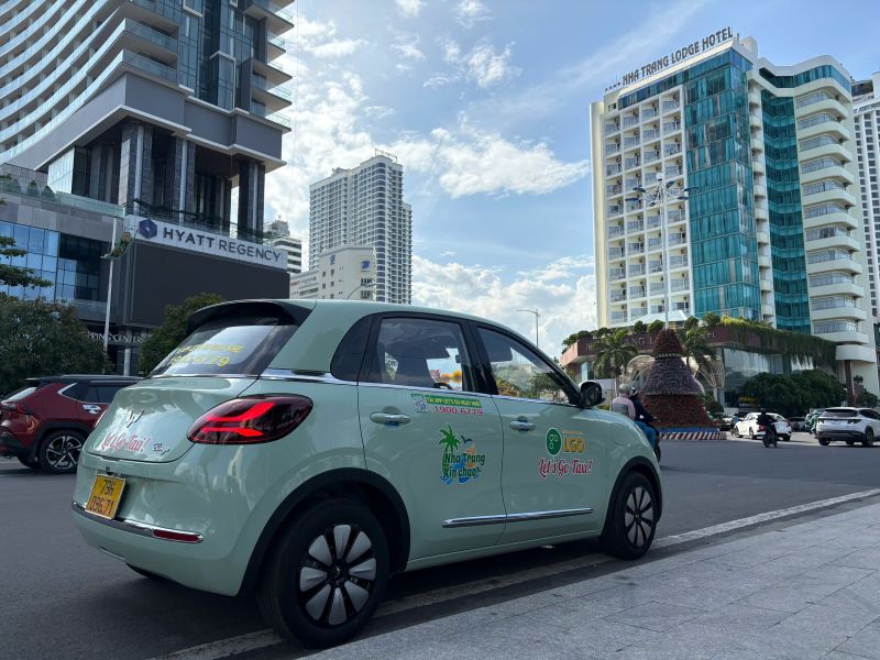 Báo QĐND: Khánh Hòa xuất hiện taxi điện mini giá cước rẻ nhất thị trường